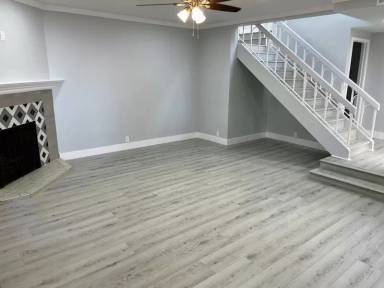 Main picture of 5401 Zelzah Ave