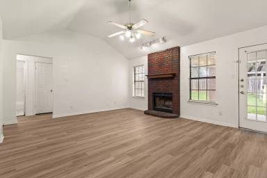 Main picture of 4707 Browning Dr