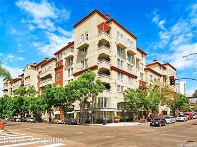 Main picture of Piazza Palermo