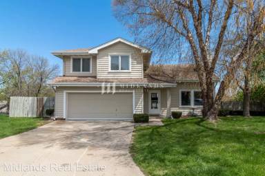 Main picture of 13303 S 32nd Cir