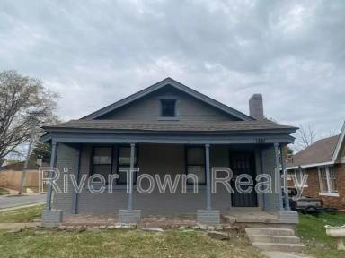 Main picture of 865 N Evergreen St