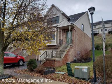 Main picture of 108 Woodcrest Dr