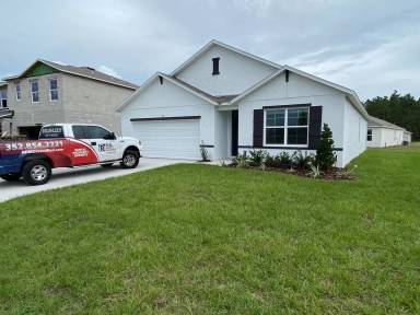Main picture of 33 Hickory Course Ln