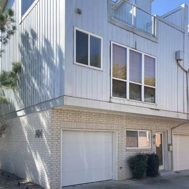 Main picture of 1414 S Quincy Ave