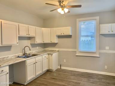 Main picture of 5911 Madison Ave