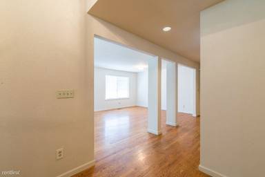 Main picture of 8053 Park Villa Cir