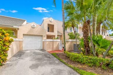 Main picture of 227 N Lakeshore Dr