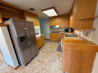 Main picture of 211 10th Ave NE