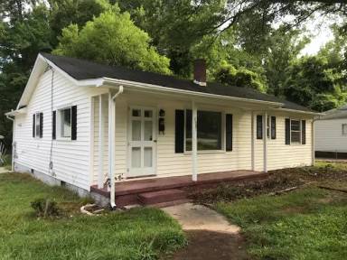 Main picture of 808 N Woodland Dr