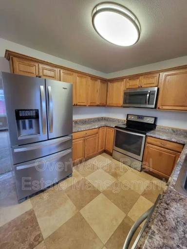 Main picture of 825 N Park St
