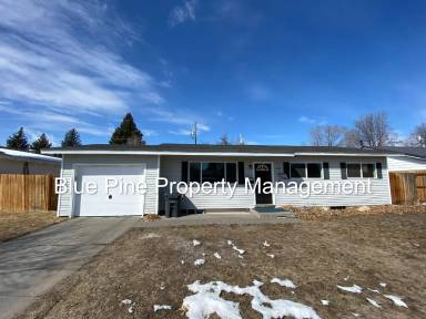 Main picture of 410 Lincoln Dr
