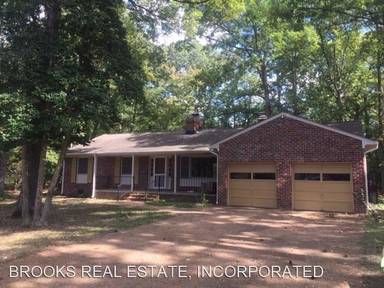 Main picture of 112 Oak Rd