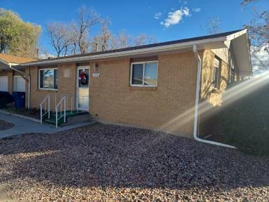 Main picture of 502 Yale Pl