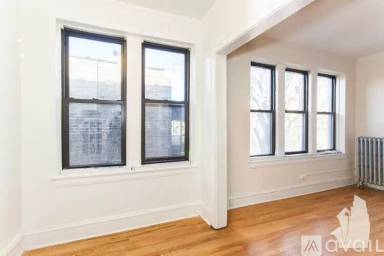 Main picture of 4631 N Paulina Apartments