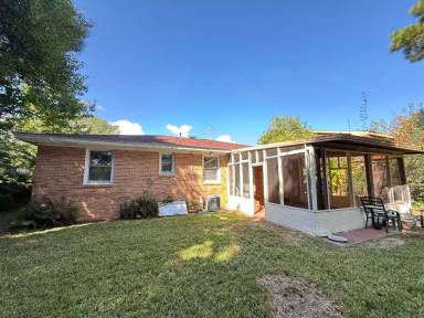 Main picture of 72 Devereaux Ave