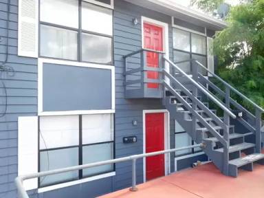 Main picture of 314 W Broadway St