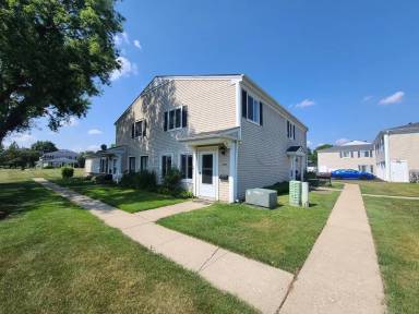 Main picture of 1557 Quaker Ln