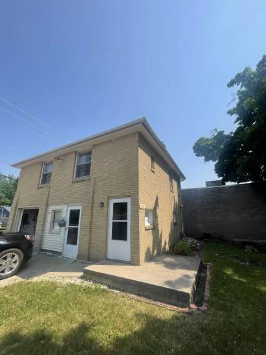 Main picture of 3457 N Main St