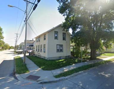Main picture of 586 Bowen St
