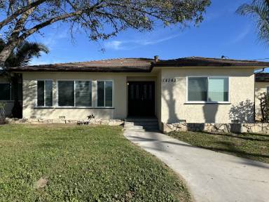 Main picture of 14451 Bon View Ave