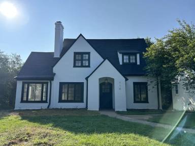 Main picture of 716 Riverside Dr