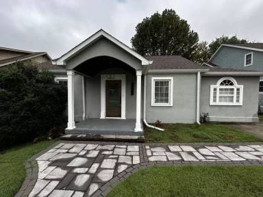 Main picture of 1517 McKennie Ave