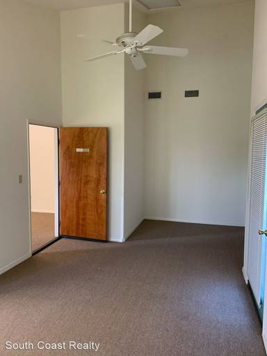 Main picture of 19 E Mission St