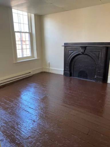 Main picture of 207 W Market St