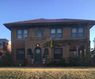 Main picture of 633 NE 18th St