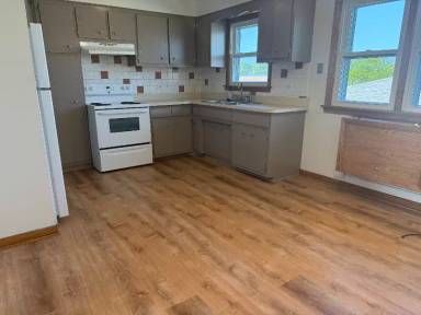 Main picture of 5839 W 63rd St
