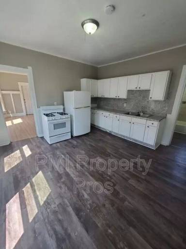 Main picture of 1832 N 29th St