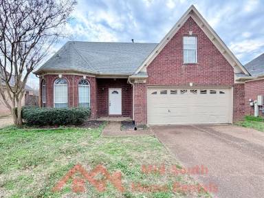 Main picture of 10075 Woodland Grove Dr