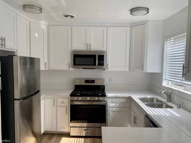 Main picture of 1101 Lincoln Blvd