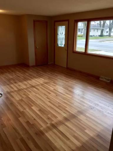 Main picture of 1108 W Front St