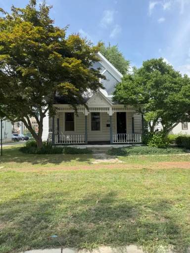 Main picture of 222 E Lima St