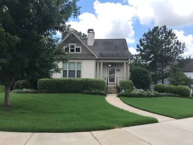 Main picture of 253 Solamere Ln