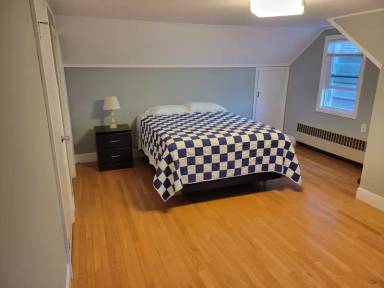 Main picture of 37 Grover St