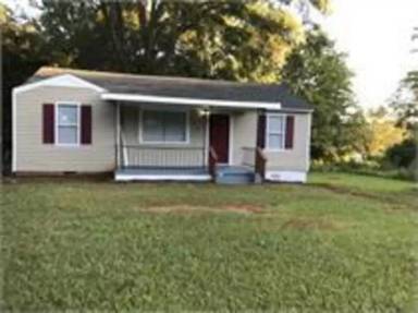 Main picture of 1007 E McIntosh Rd