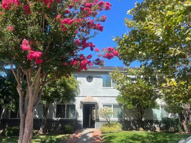 Main picture of 880 Park Dr