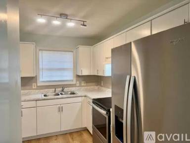 Main picture of 420 Summit Ave