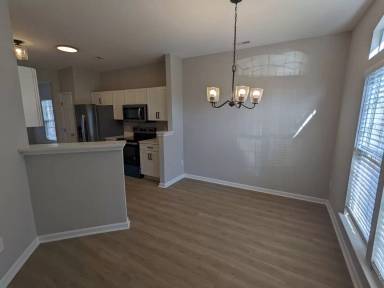 Main picture of 5320 Jocelyn Ln