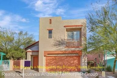 Main picture of 952 W Calle Estrella de Noche