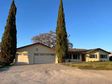 Main picture of 2997 Roblar Ave