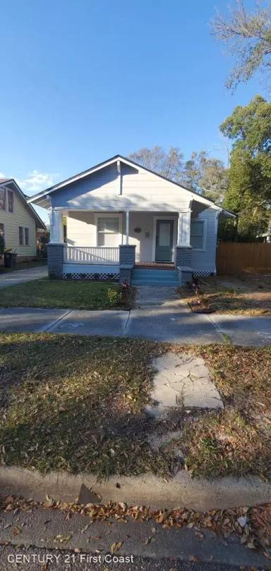 Main picture of 347 W 17th St
