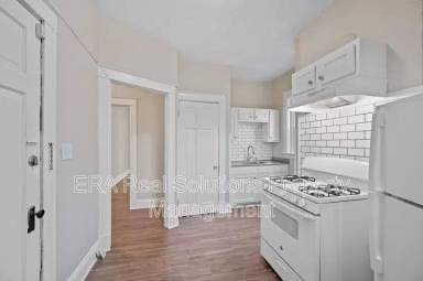 Main picture of 816 Windham Ave