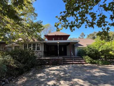Main picture of 1120 Mariemont Ave