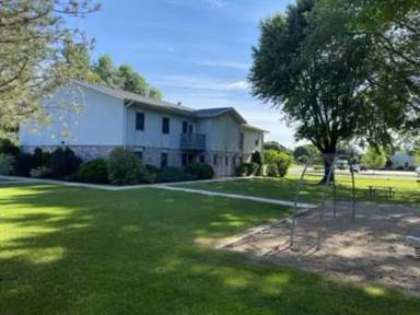 Main picture of 120 Memorial Dr