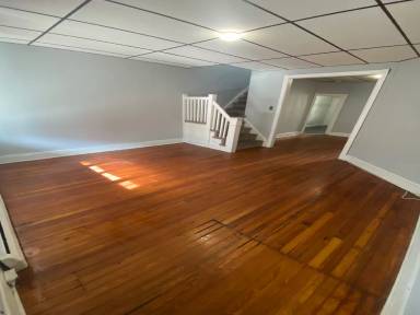 Main picture of 5733 Pemberton St