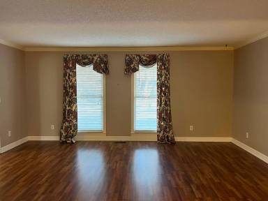 Main picture of 115 Wedgewood Ct