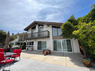 Main picture of 2706 Bayshore Ave